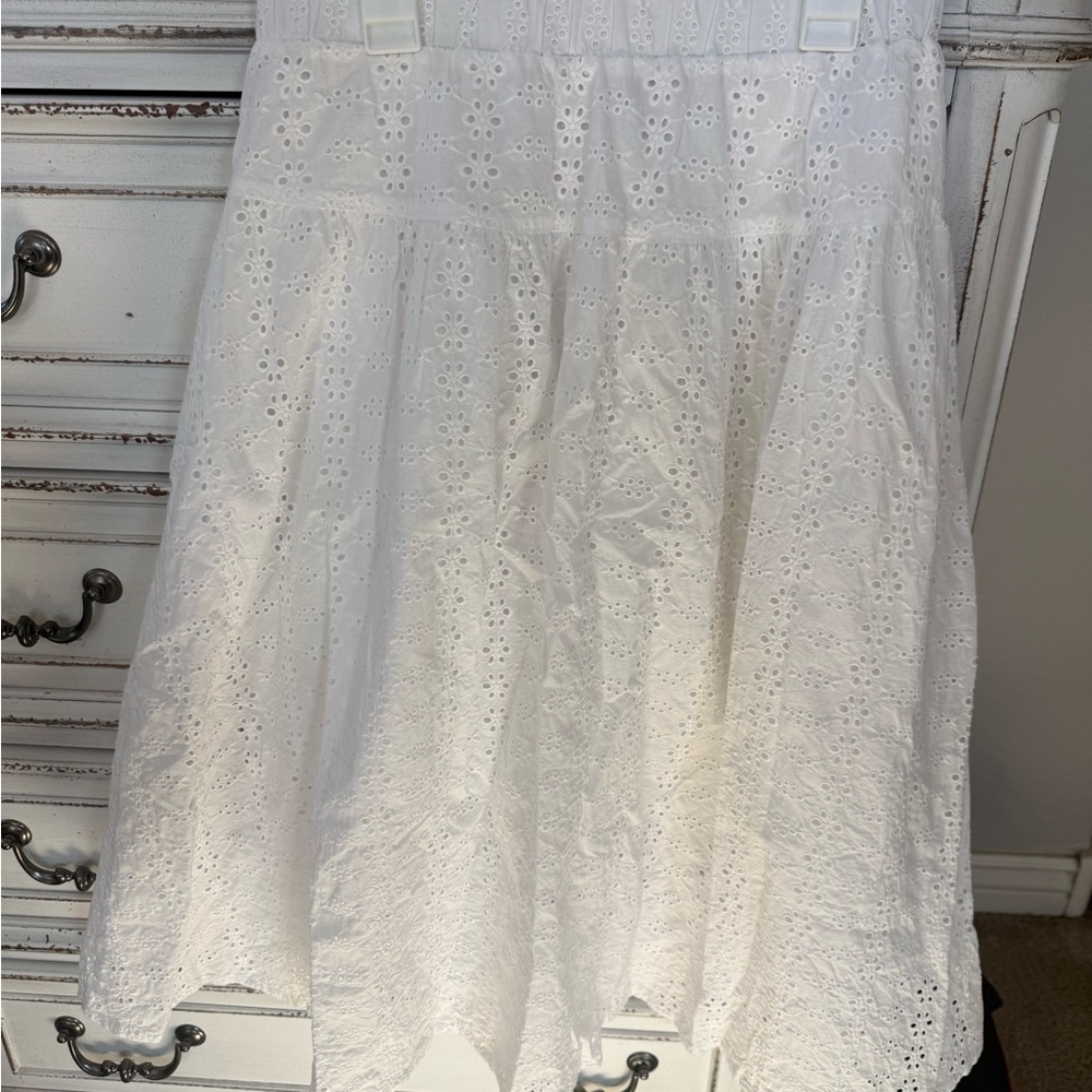 Chic White Eyelet A-Line Skirt